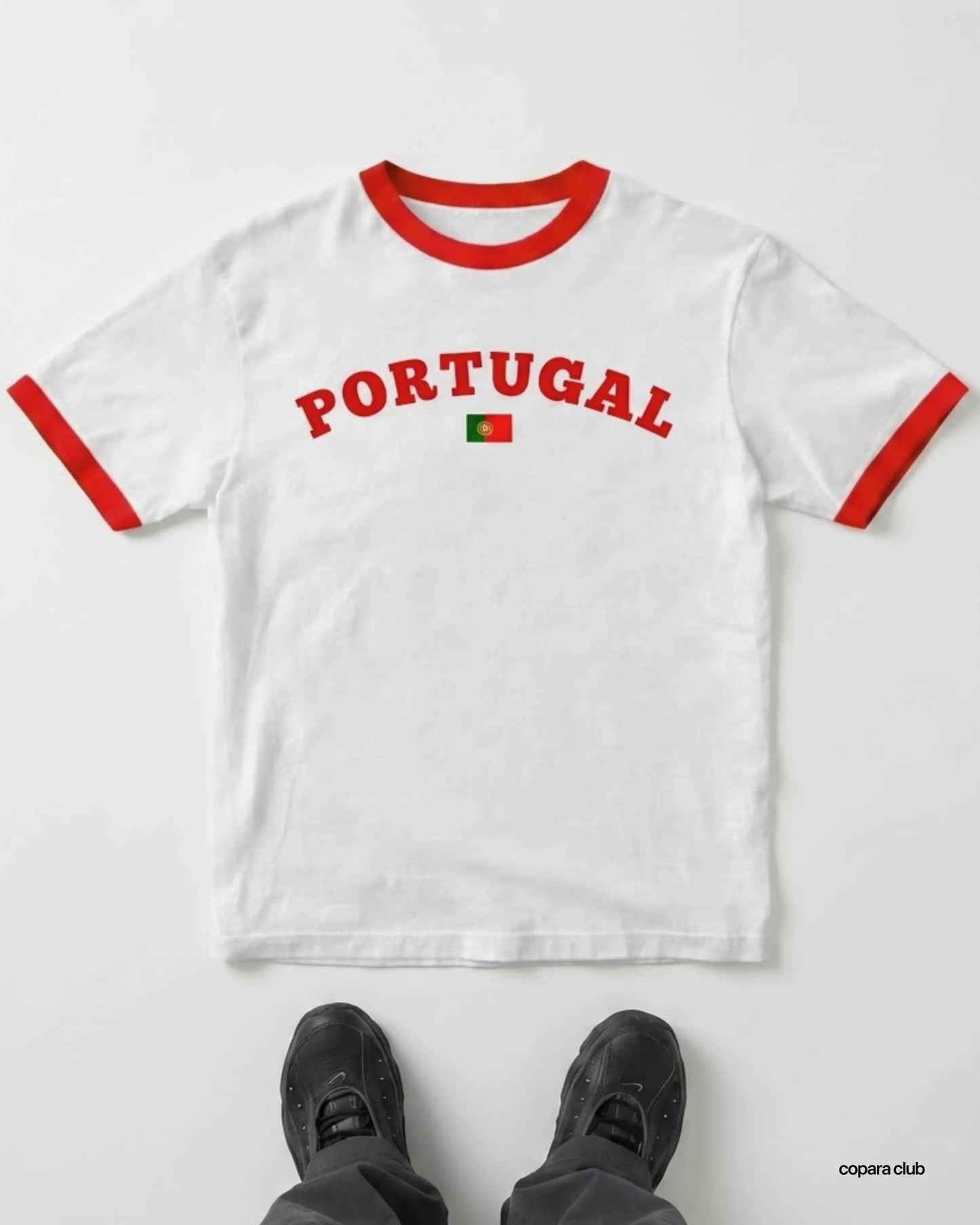 Portugal Ringer T-Shirt weiß flach liegend im Vintage Fußball Design