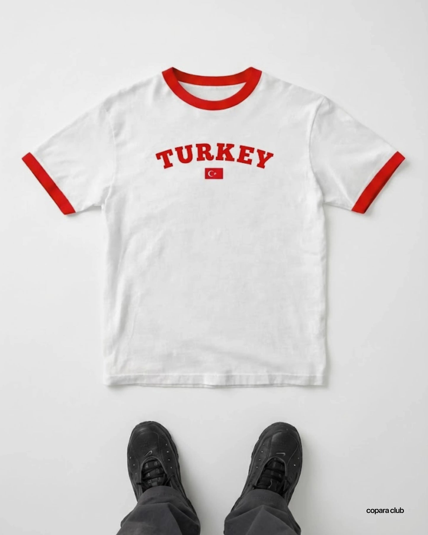 Turkey Ringer T-Shirt weiß flach liegend im Vintage Fußball Design