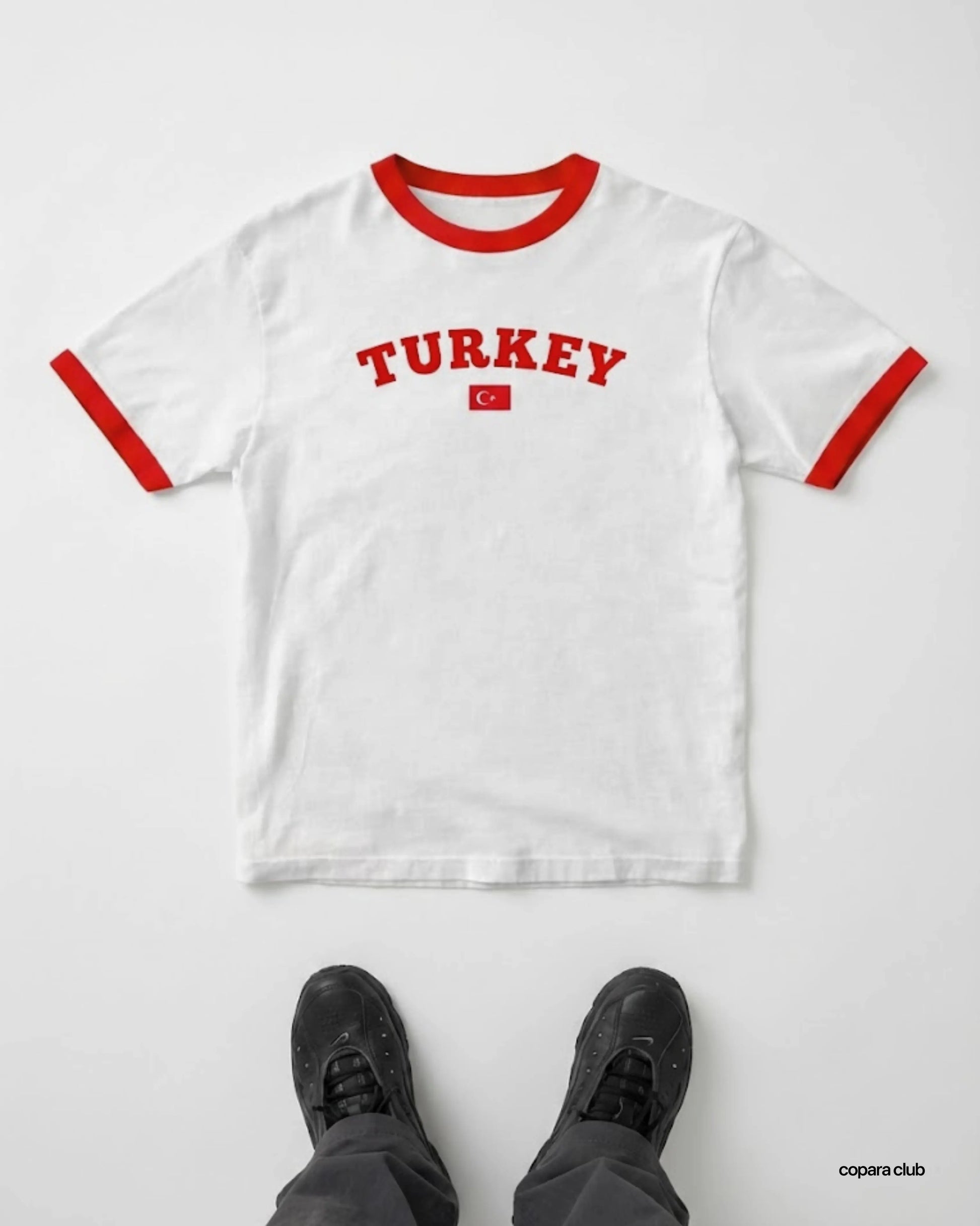 Turkey Ringer T-Shirt weiß flach liegend im Vintage Fußball Design