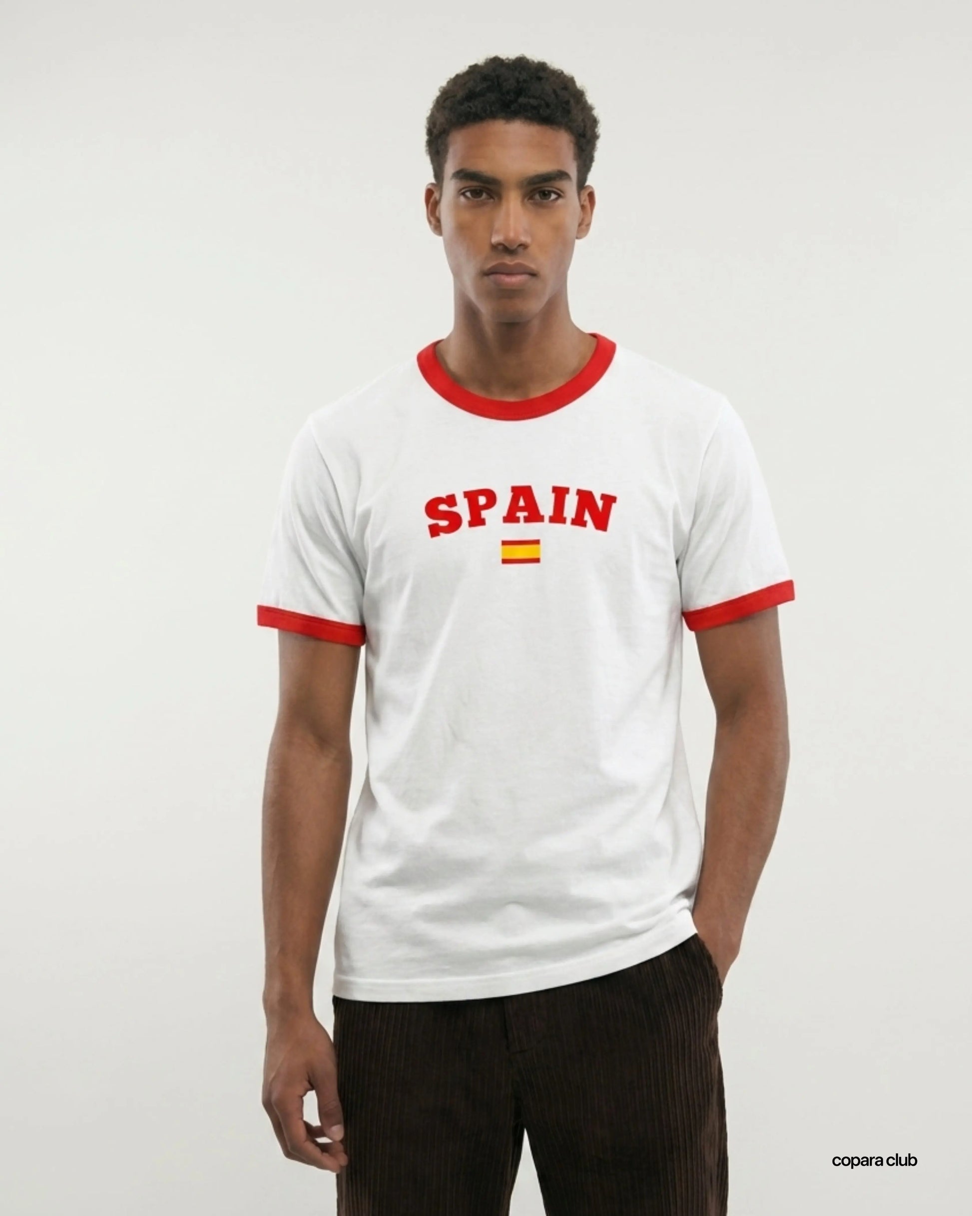 Herren Outfit mit Spain Fußball T-Shirt im Vintage Ringer Look